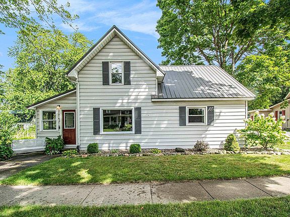 2nd image of 506 E Waterford St