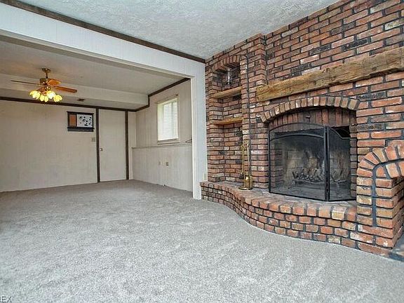 5th image of 913 Laurel Glens Dr