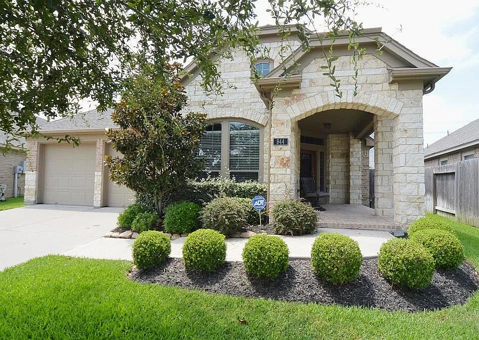 1st image of 844 Falling Springs Ln