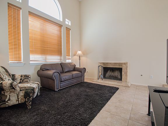 4th image of 14737 Bordeaux Ln