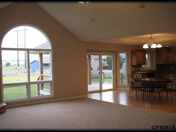 5th image of 11309 S 44th St