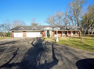 424 Rolling Wood Rd, Baytown, TX 77520