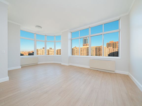 3rd image of 140 Riverside Blvd APT 2601