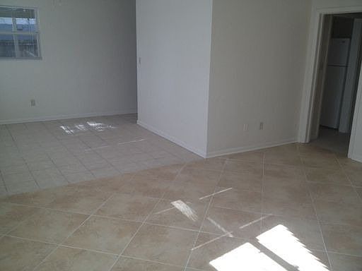 5th image of 624 NW 19th Ave
