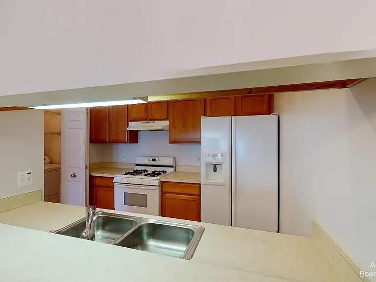 2795 S Knightsbridge Cir — Photo 5