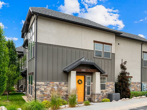 3rd image of 286 E Sandy Sage Way
