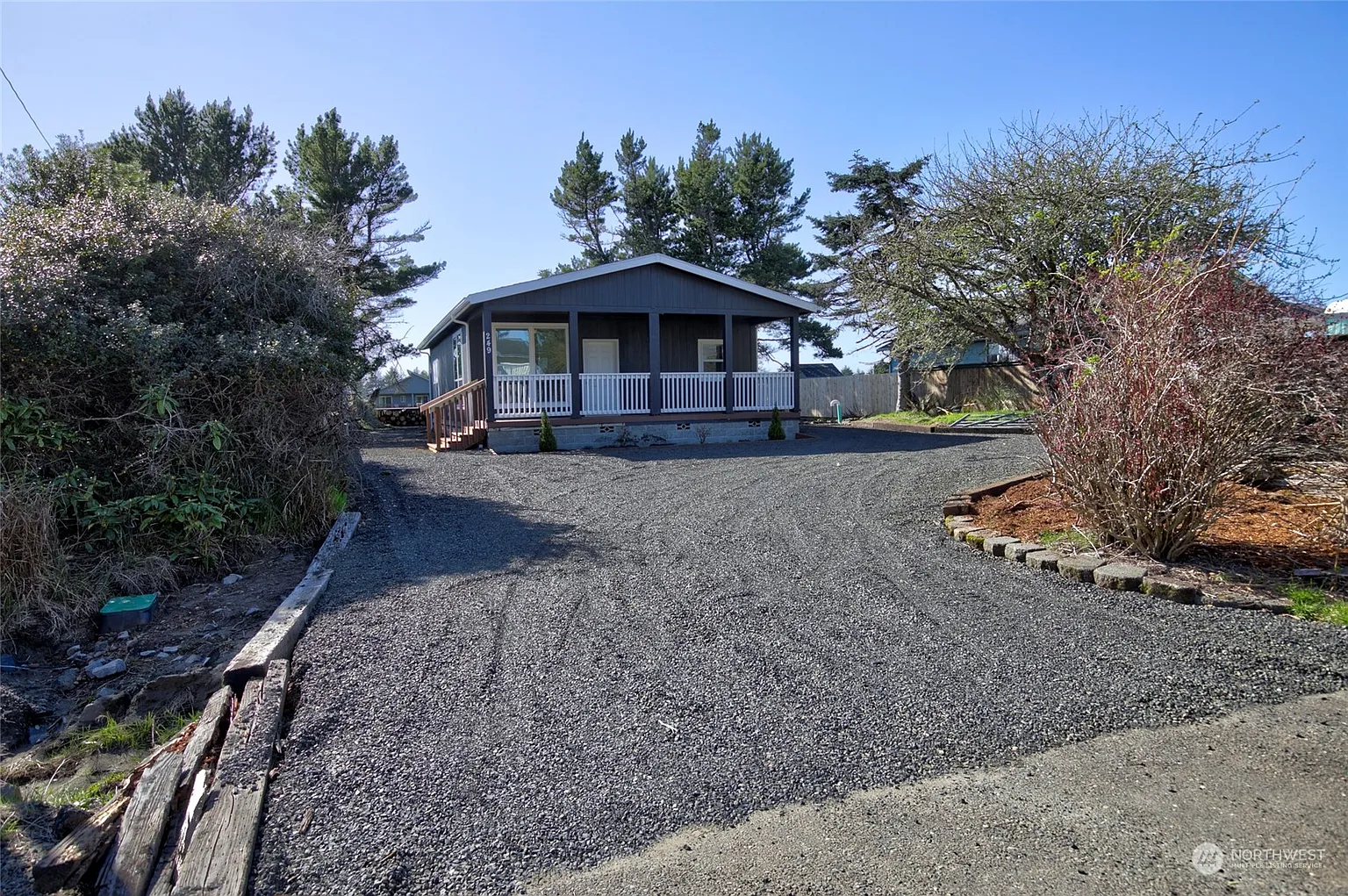 249 Octopus Avenue NE photo 1