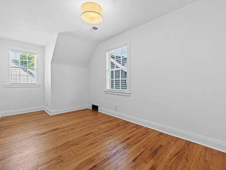 903 Carolyn Ave #B — Photo 12