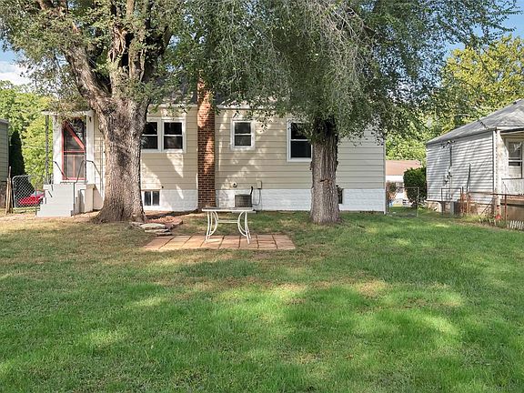 4th image of 3766 Raymond Ave