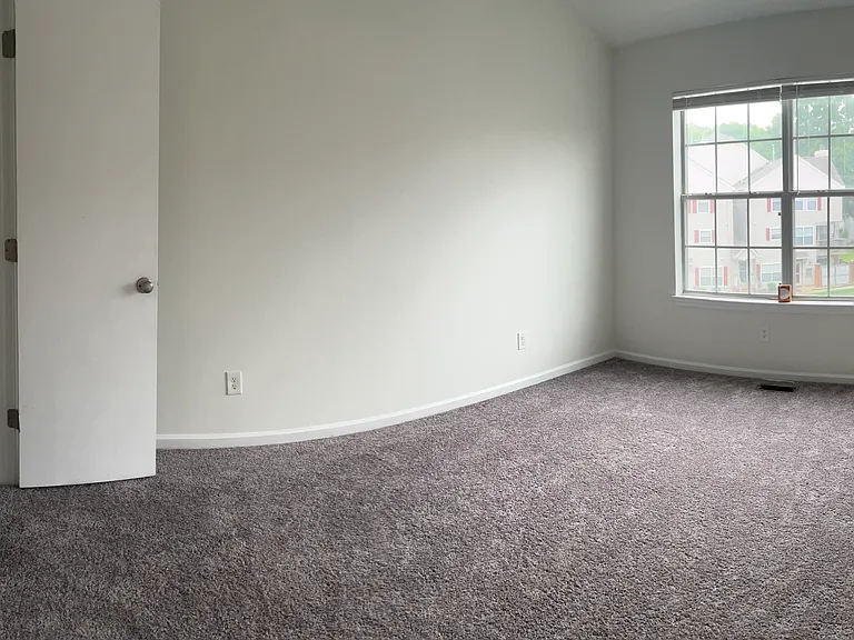 12810 Daybreak Cir — Photo 9