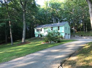 5 Oak Ridge Rd, Sandown, NH 03873