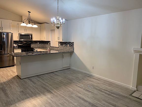 5th image of 2306 Wicket Ave