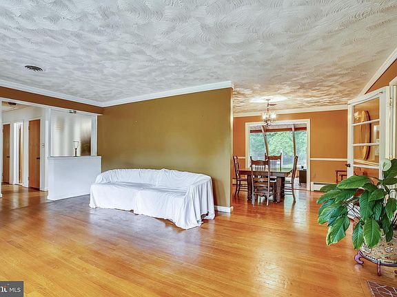 3rd image of 3704 Prosperity Ave