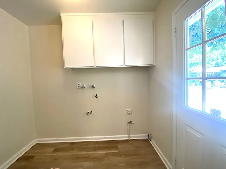 4653 Del Valle Pkwy — Photo 23
