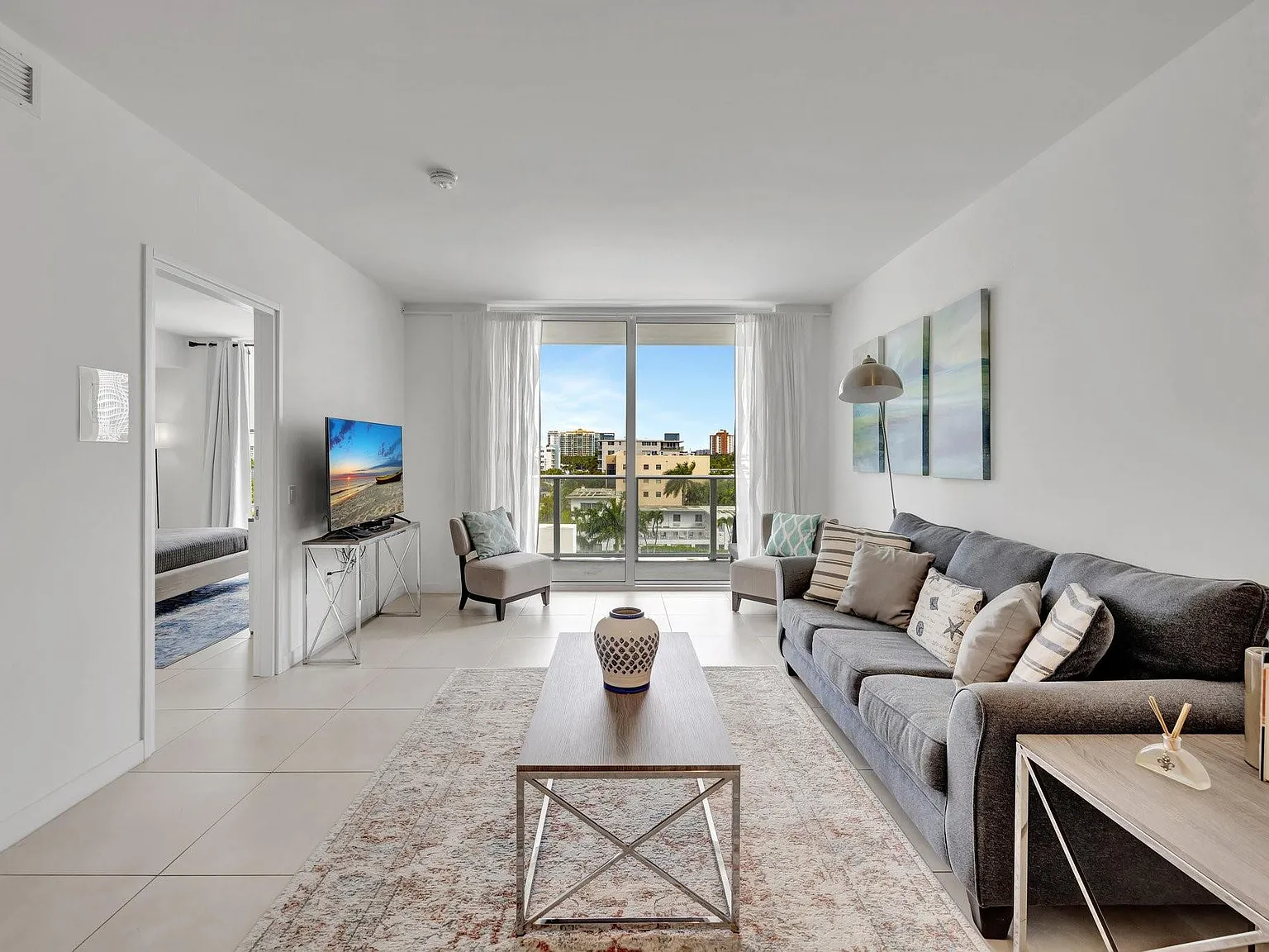 1 bed, 1.0 bath, 858 sqft, $4,500 — Photo 4