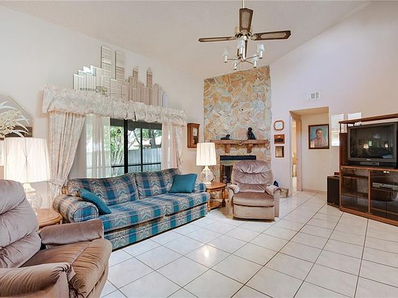 4th image of 8028 Timberlane Dr