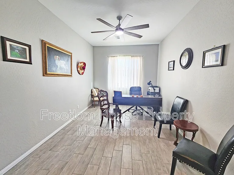 4901 Fairwood Ct — Photo 18
