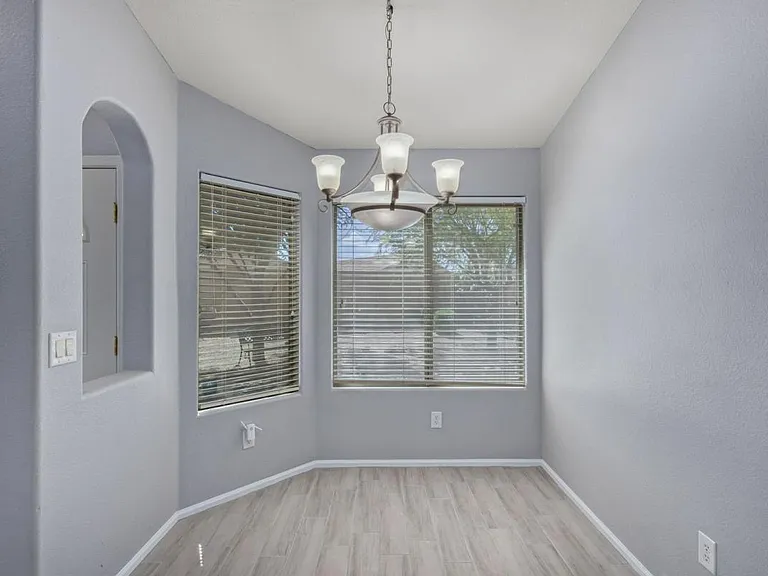 983 E Palomino Way — Photo 7