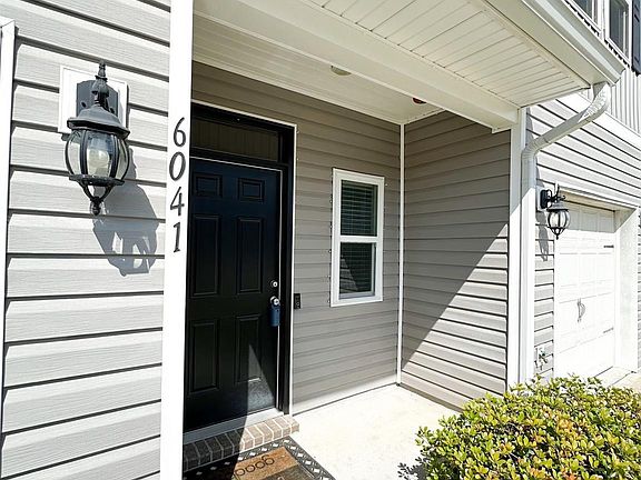 2nd image of 6041 Royal Port Ct