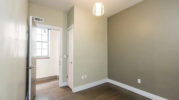 Rented by Nooklyn NYC LLC | media 7