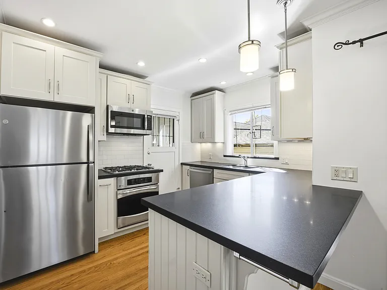 41 W 4th Ave #5 — Photo 2