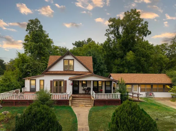 202 W 3rd St, Highland, AR 72542