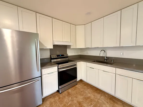 905 Kainui Dr, Kailua, HI 96734
