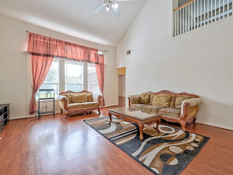 6806 Rhodes Ct — Photo 13