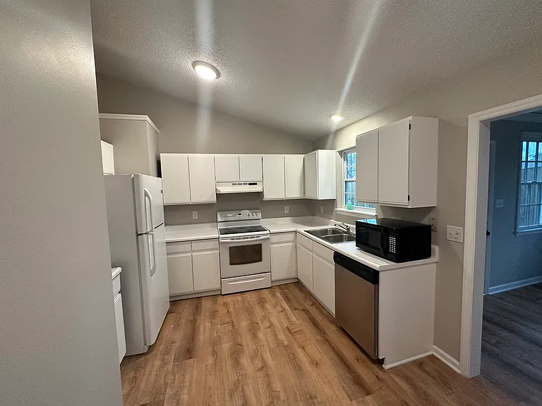 161 Mill Creek Dr — Photo 5