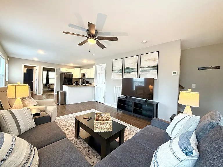 925 Woody Hills Dr — Photo 4