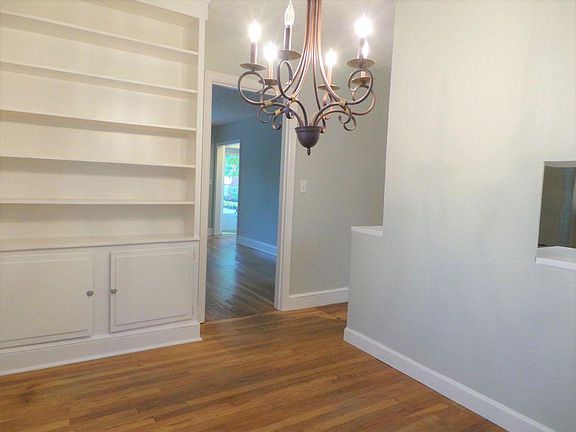 5th image of 2221 Cypress St