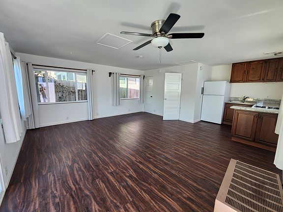 3rd image of 808 1/2 El Redondo Ave