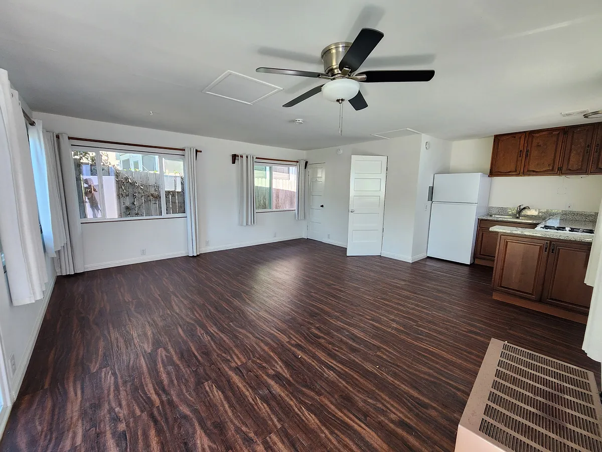 Building Photo - 808 1/2 El Redondo Ave