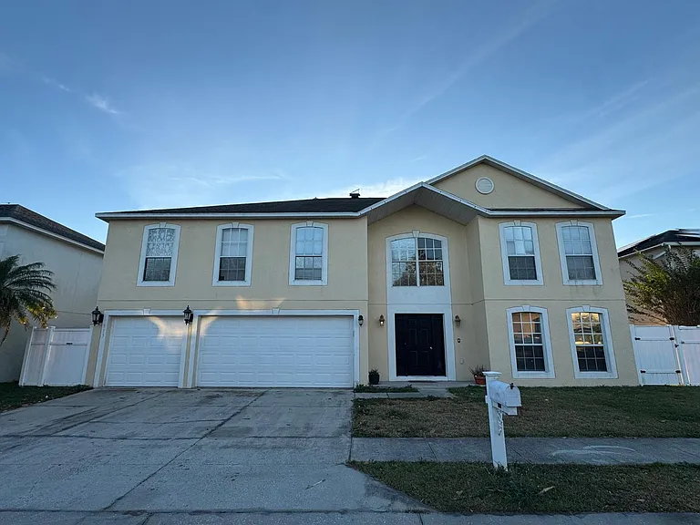 313 Fish Hawk Dr — Photo 1