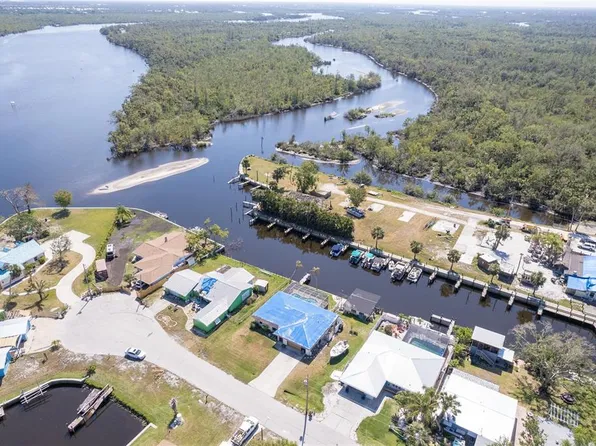 9651 SW Yacht Dr, Arcadia, FL 34269