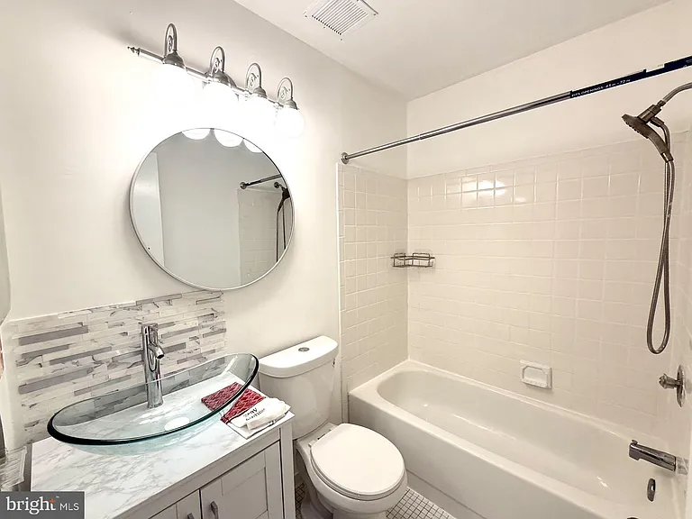 532 Riviera Dr #B — Photo 15