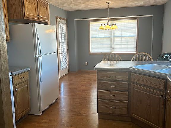 2nd image of 721 Bluestem Ln