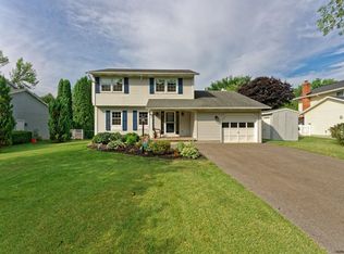 16 Meadow Ln, Albany, NY