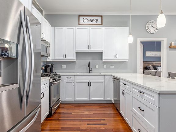 5th image of 4814 N Damen Ave APT 411