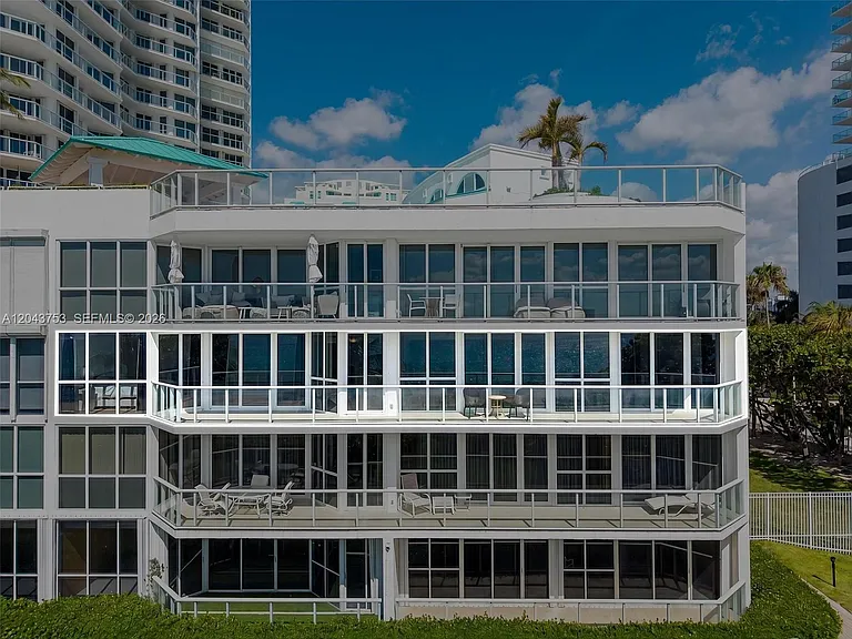 16485 Collins Ave #WS6C — Photo 17