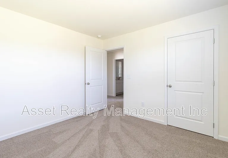 2063 Southwood Cir — Photo 43