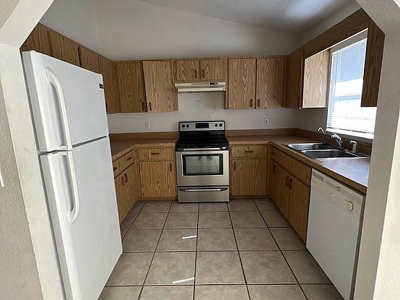 3rd image of 543 Dove Ct