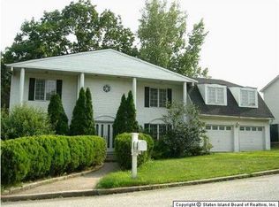 332 Boscombe Ave, Staten Island, NY 10309