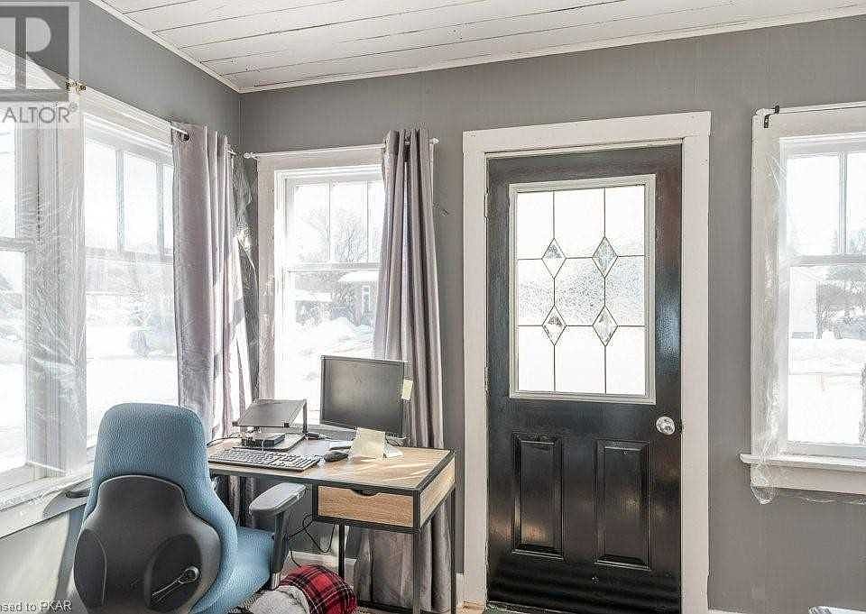 2nd image of 24 Helen St
