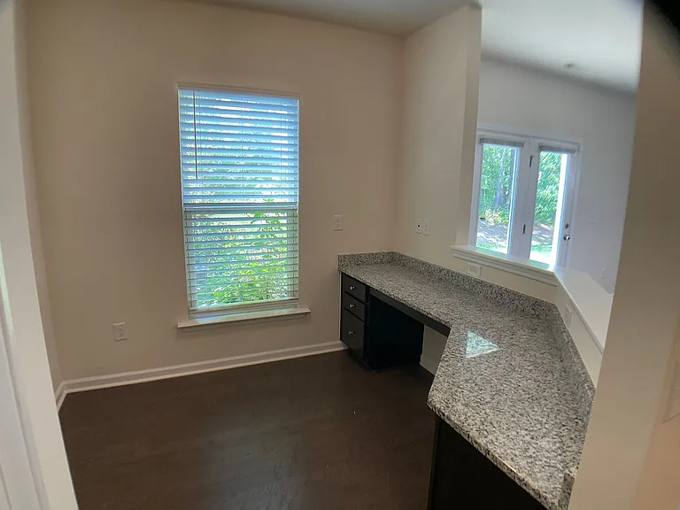 2109 Turling Way — Photo 9