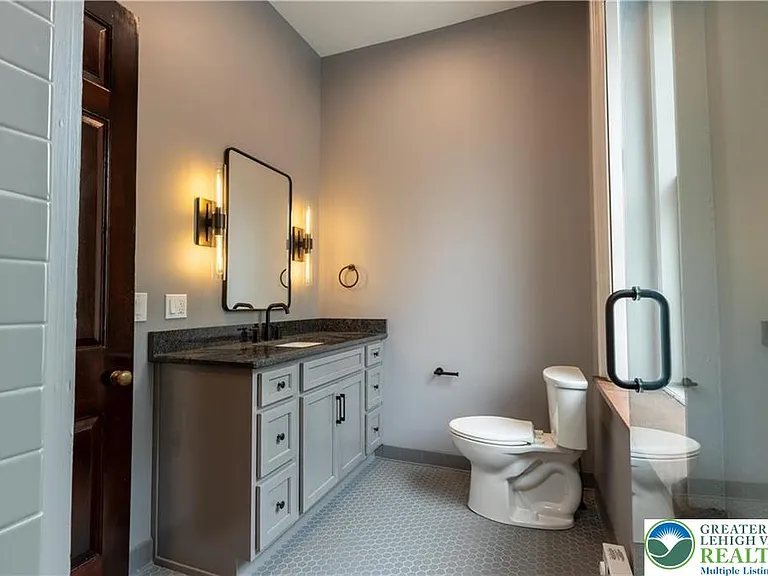 214 Spring Garden St #2B — Photo 26