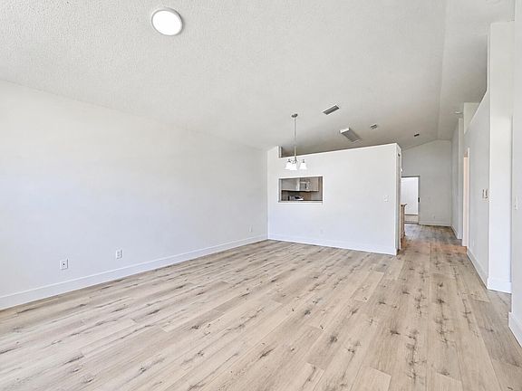 5th image of 1192 Lombardy Drive