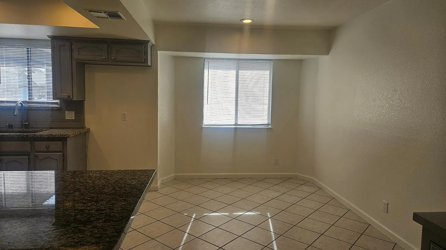 3 bed, 1455 sqft, $2,350 — Photo 3