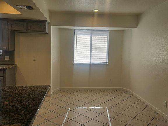 3rd image of 3216 Renn Ave