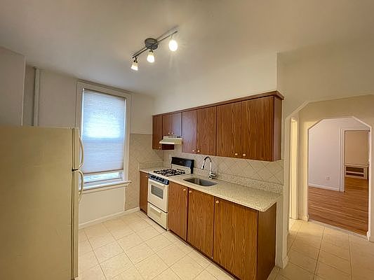 1st image of 24-11 29th St #1